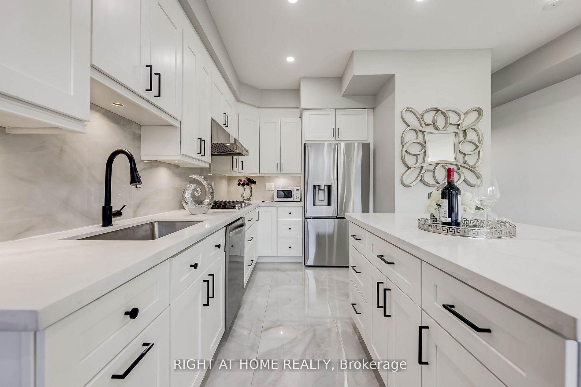 Photo 18 of 22 Garneau Street, Vaughan, Vaughan Grove — HOMEH