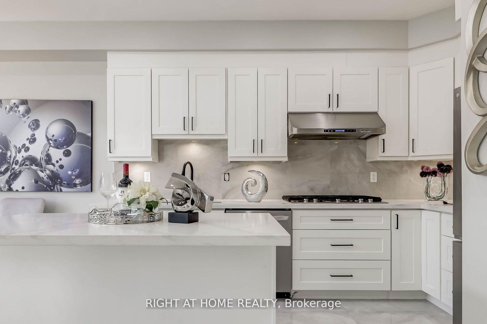 Photo 19 of 22 Garneau Street, Vaughan, Vaughan Grove — HOMEH