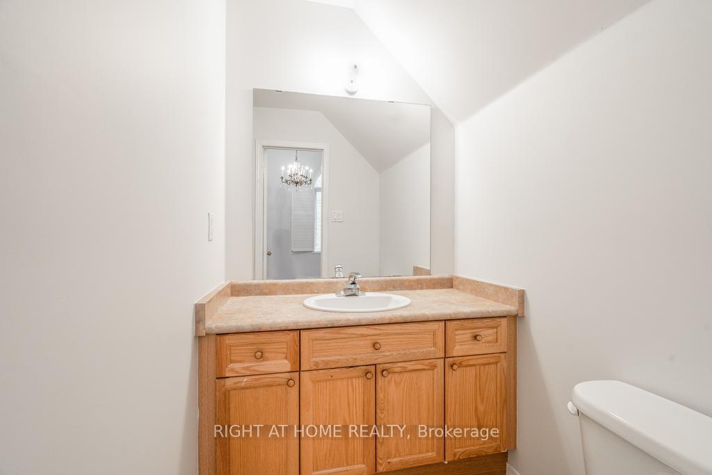 Photo 6 of 41 Eddington Place, Vaughan, Maple — HOMEH