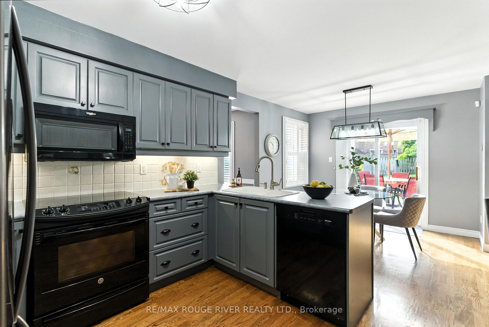 Photo 12 of 12 Limestone Crescent, Whitby, Pringle Creek — HOMEH
