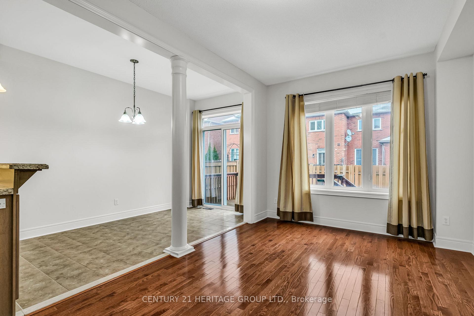 Photo 13 of 39 White Beach Crescent, Vaughan, Patterson — HOMEH