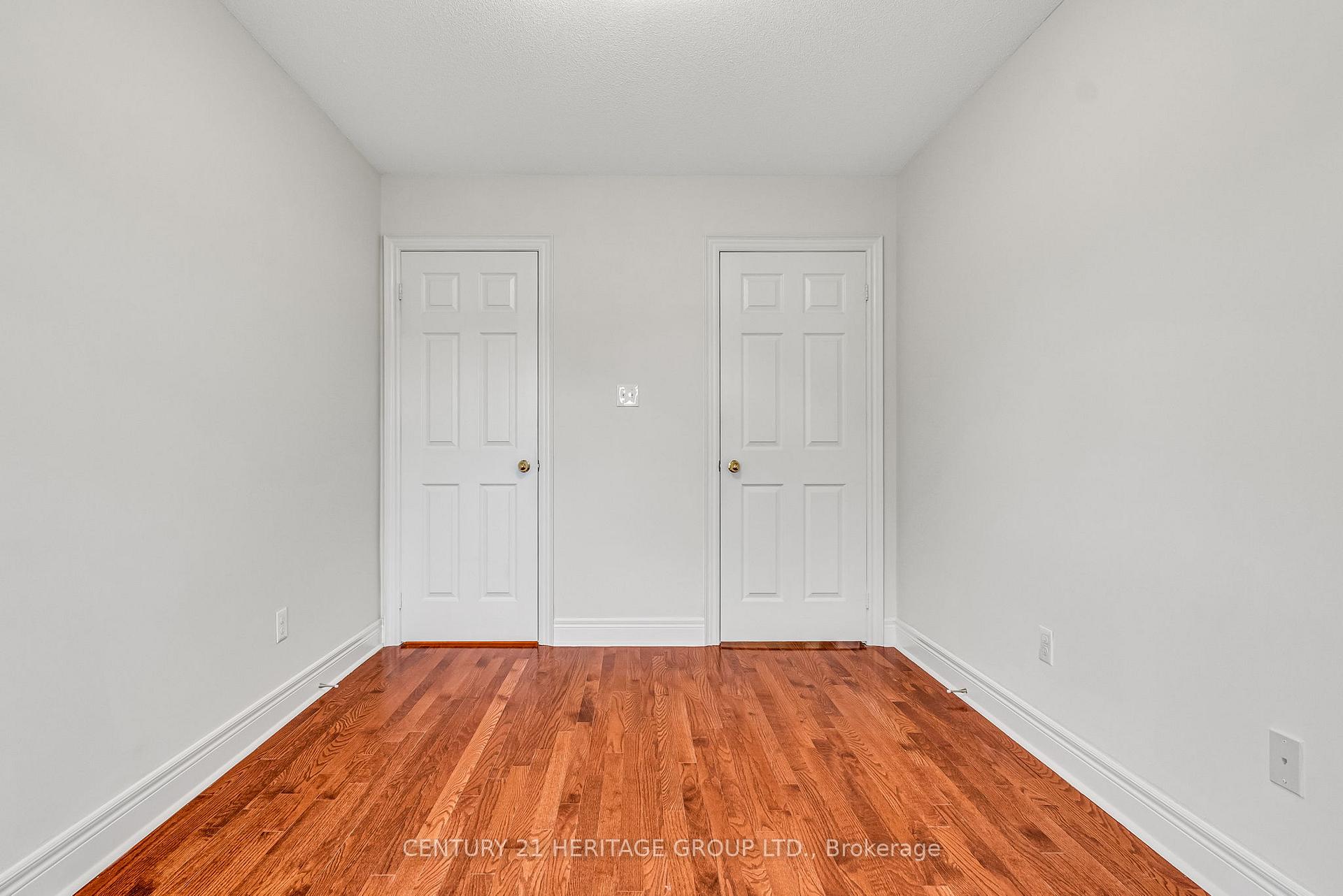 Photo 23 of 39 White Beach Crescent, Vaughan, Patterson — HOMEH