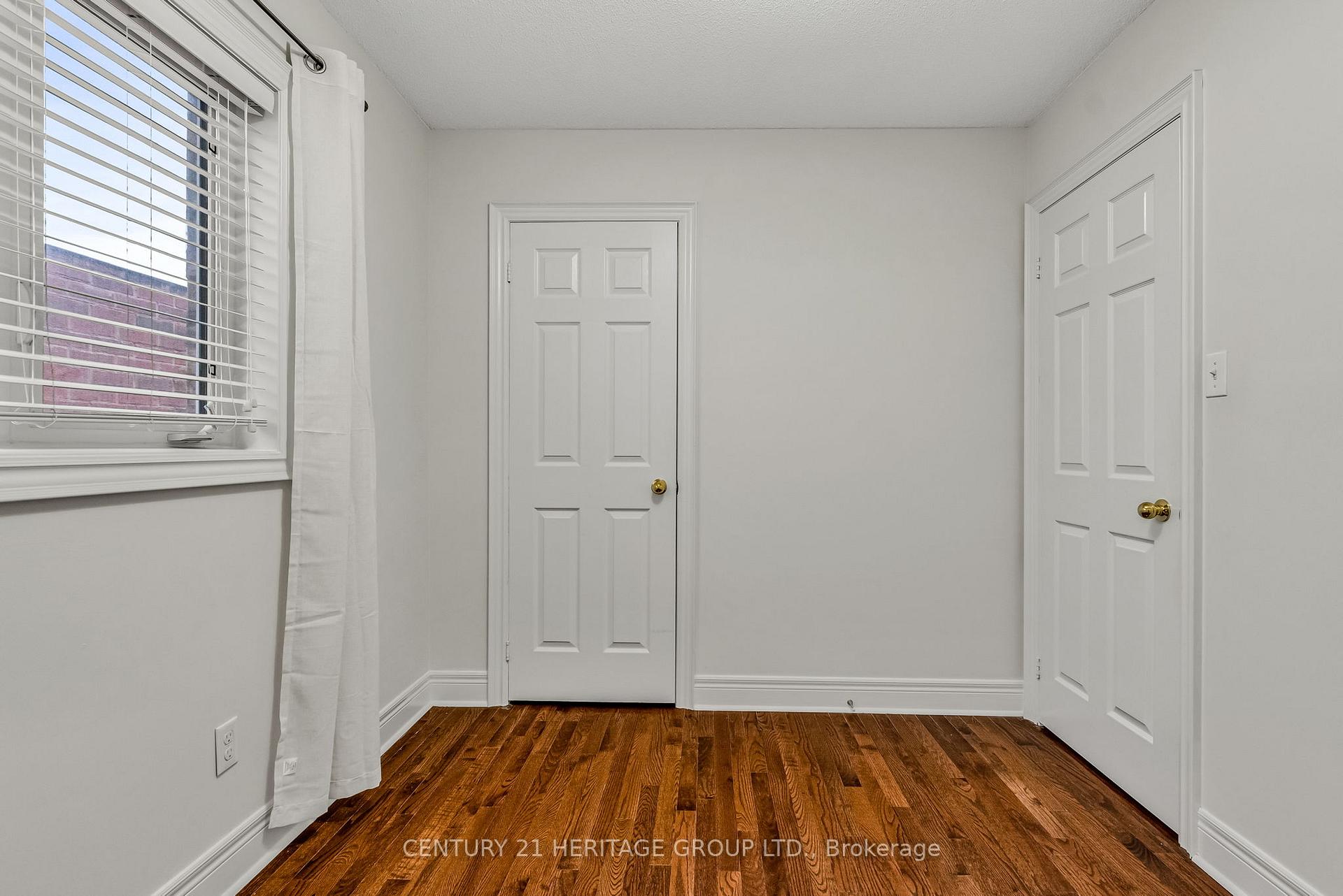 Photo 31 of 39 White Beach Crescent, Vaughan, Patterson — HOMEH