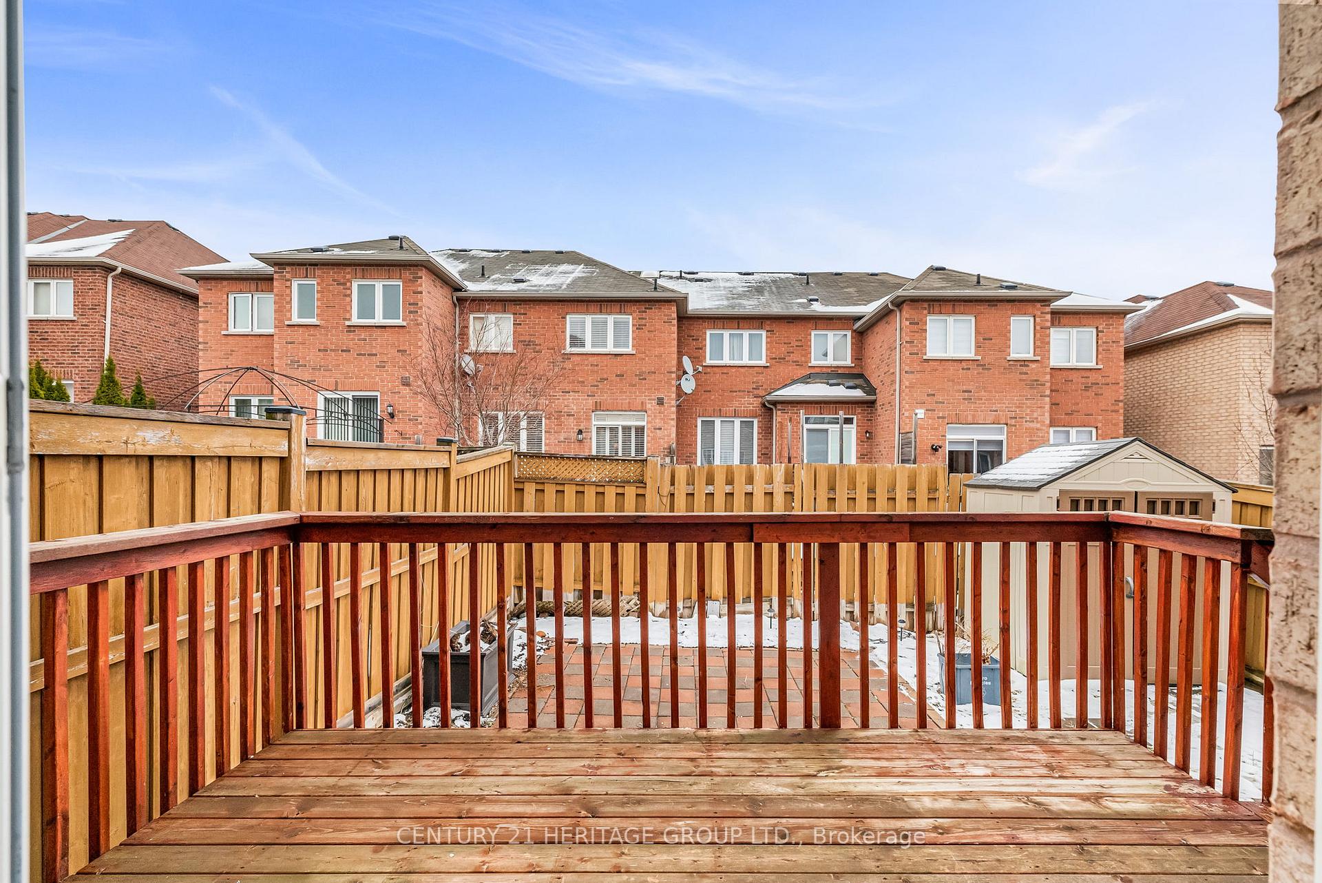 Photo 42 of 39 White Beach Crescent, Vaughan, Patterson — HOMEH