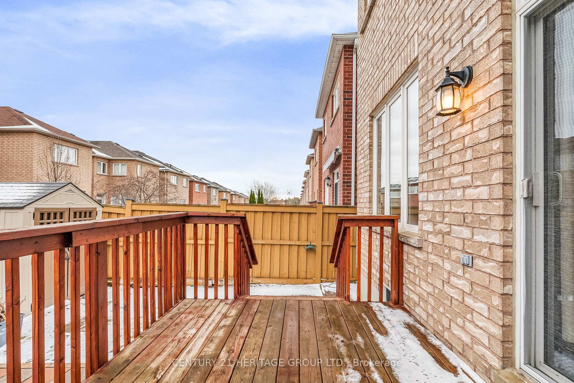 Photo 43 of 39 White Beach Crescent, Vaughan, Patterson — HOMEH