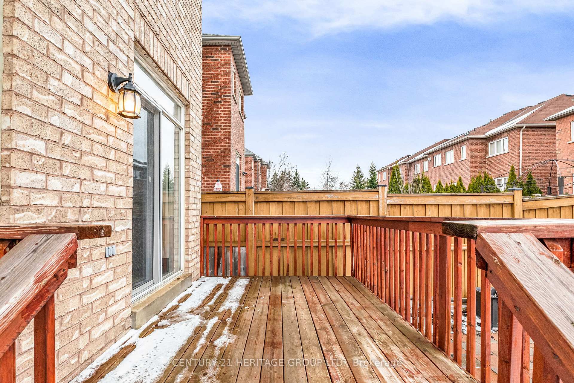 Photo 44 of 39 White Beach Crescent, Vaughan, Patterson — HOMEH