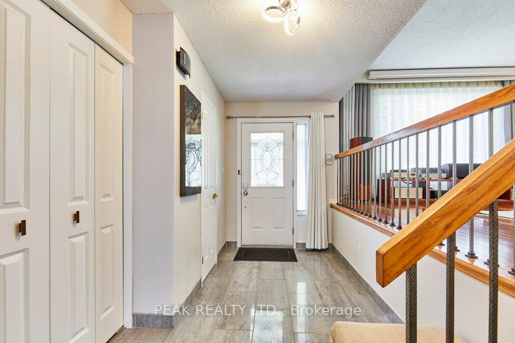 Photo 5 of 14 Mansfield Crescent, Whitby, Blue Grass Meadows — HOMEH