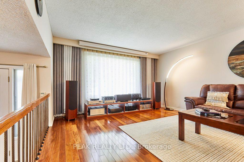 Photo 8 of 14 Mansfield Crescent, Whitby, Blue Grass Meadows — HOMEH