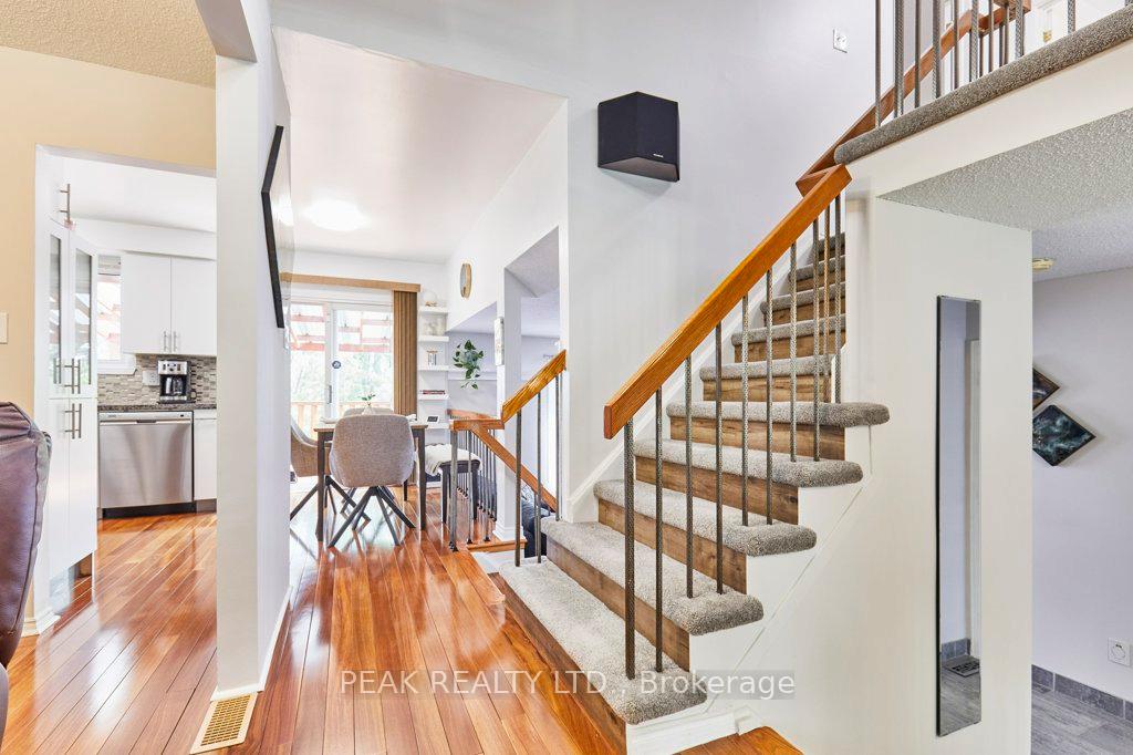 Photo 11 of 14 Mansfield Crescent, Whitby, Blue Grass Meadows — HOMEH