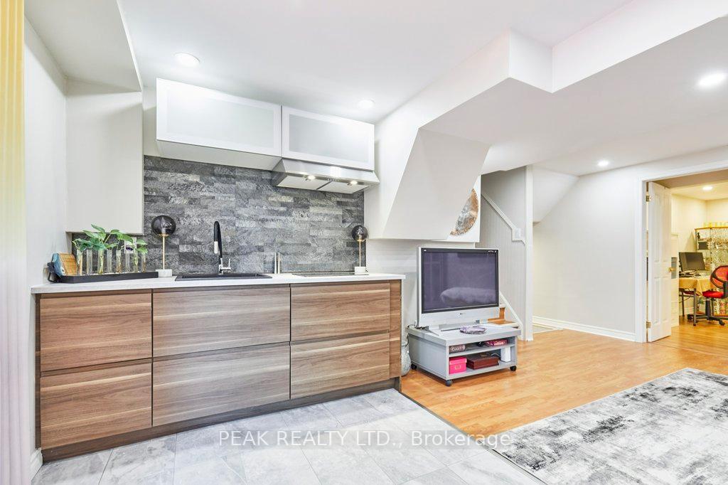 Photo 32 of 14 Mansfield Crescent, Whitby, Blue Grass Meadows — HOMEH