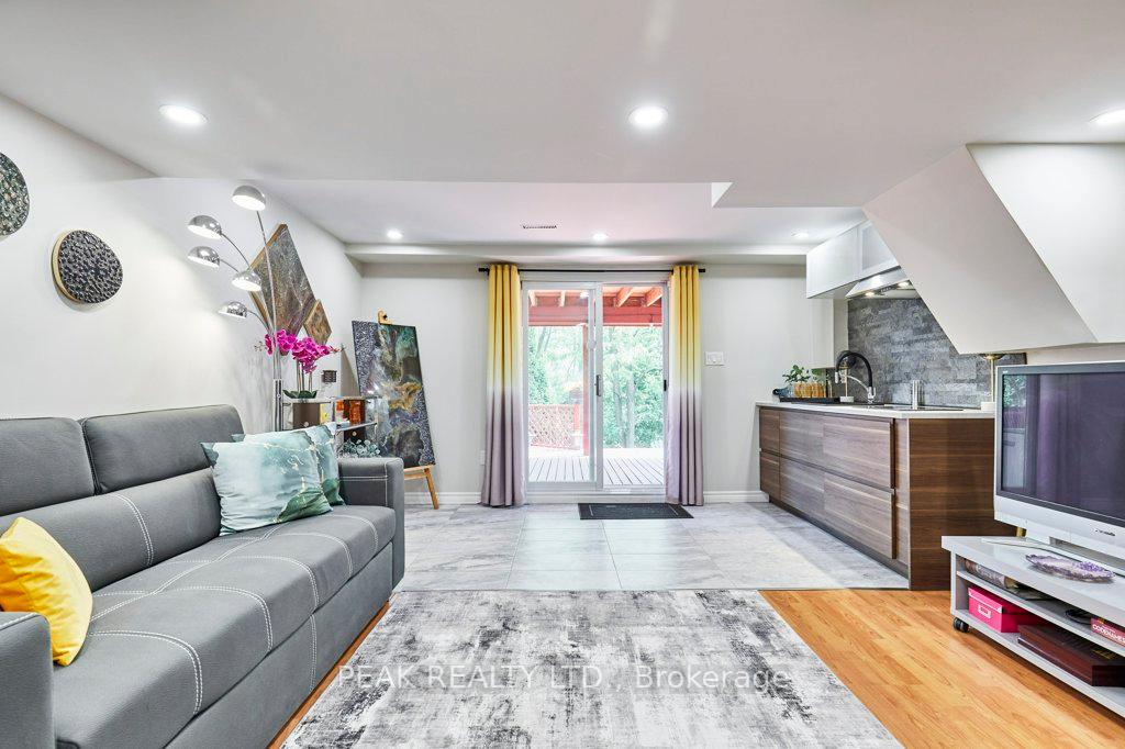 Photo 34 of 14 Mansfield Crescent, Whitby, Blue Grass Meadows — HOMEH