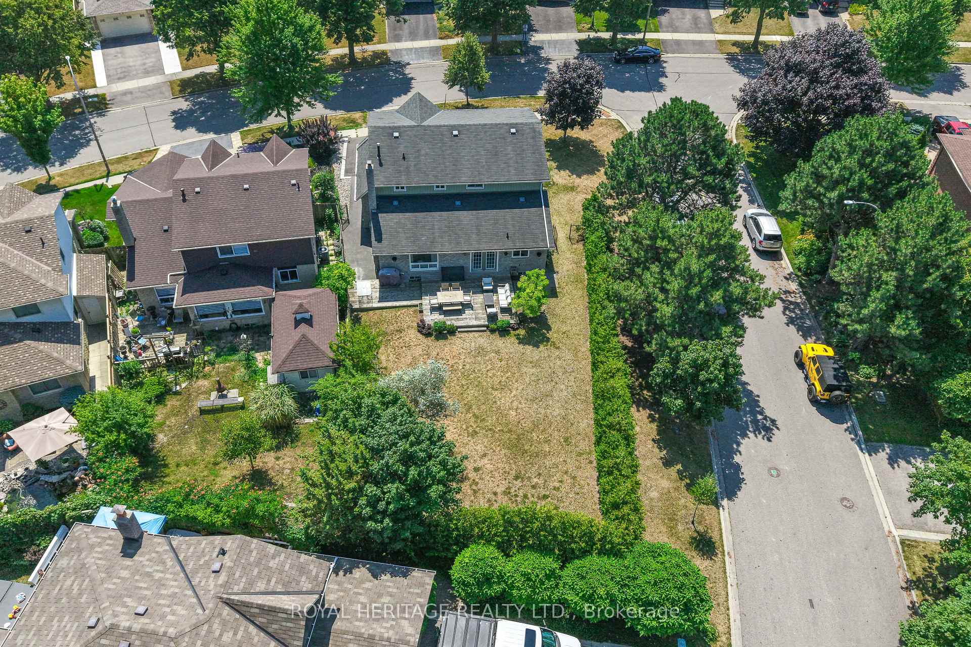 Photo 3 of 532 Powell Road, Whitby, Blue Grass Meadows — HOMEH