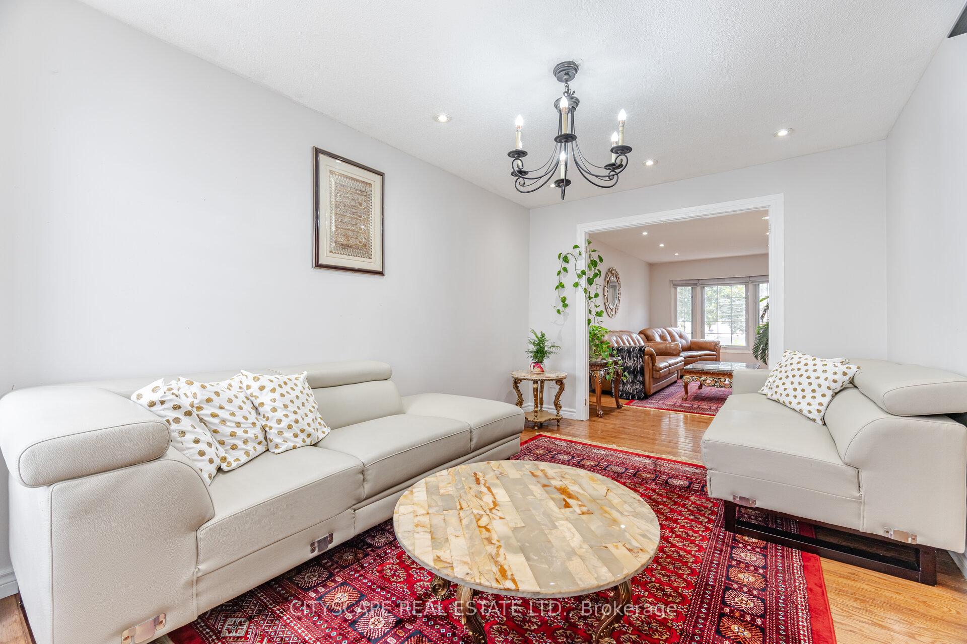 Photo 8 of 12 Coomer Crescent, Ajax, Central — HOMEH