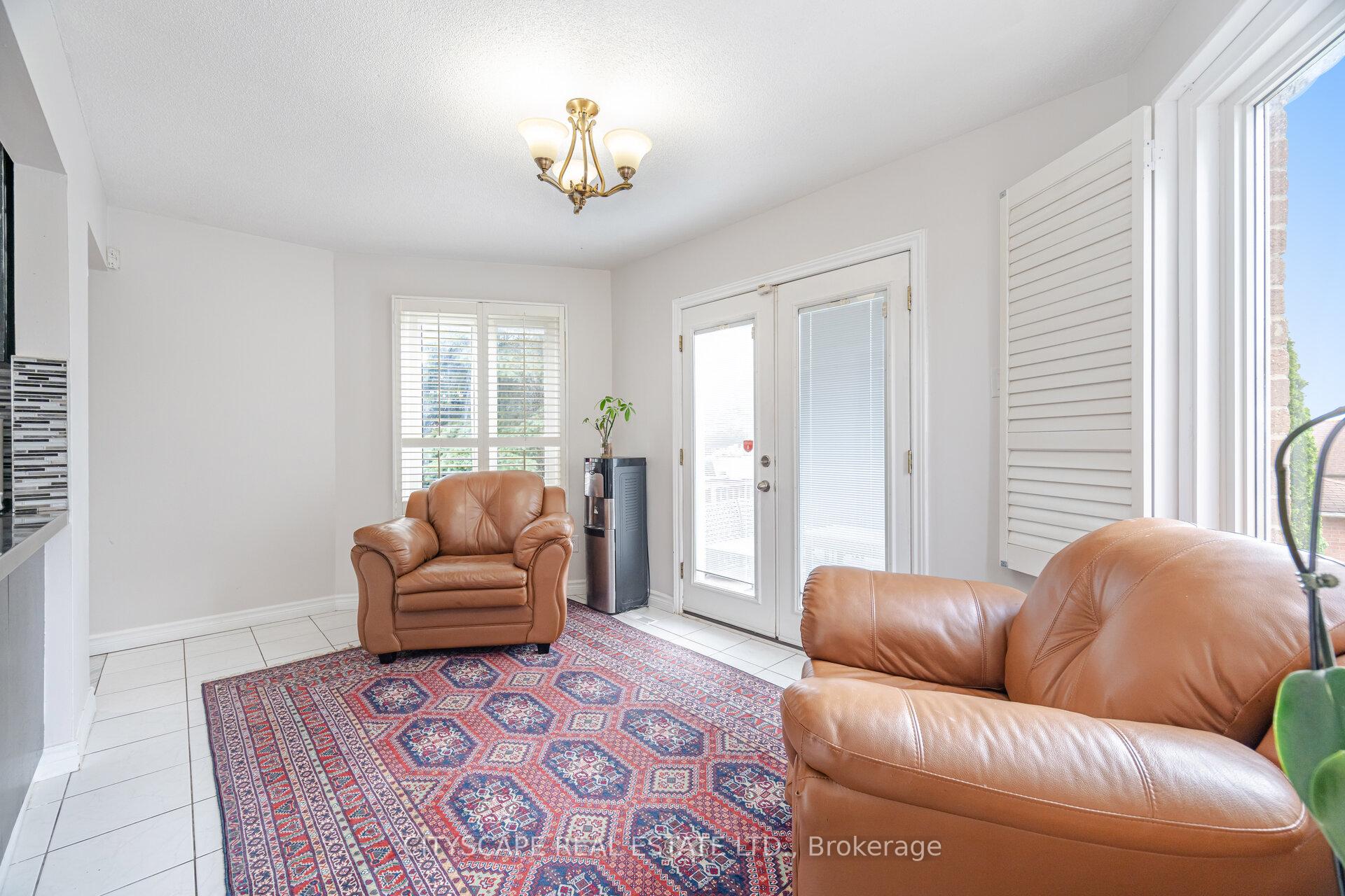 Photo 11 of 12 Coomer Crescent, Ajax, Central — HOMEH