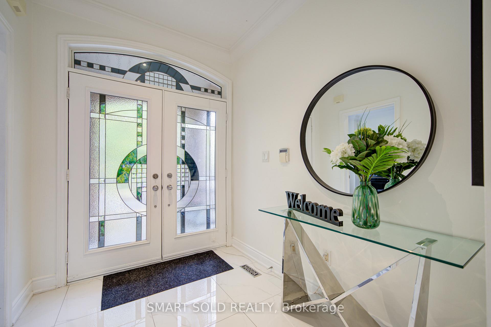 Photo 4 of 78 Foxwood Road, Vaughan, Patterson — HOMEH