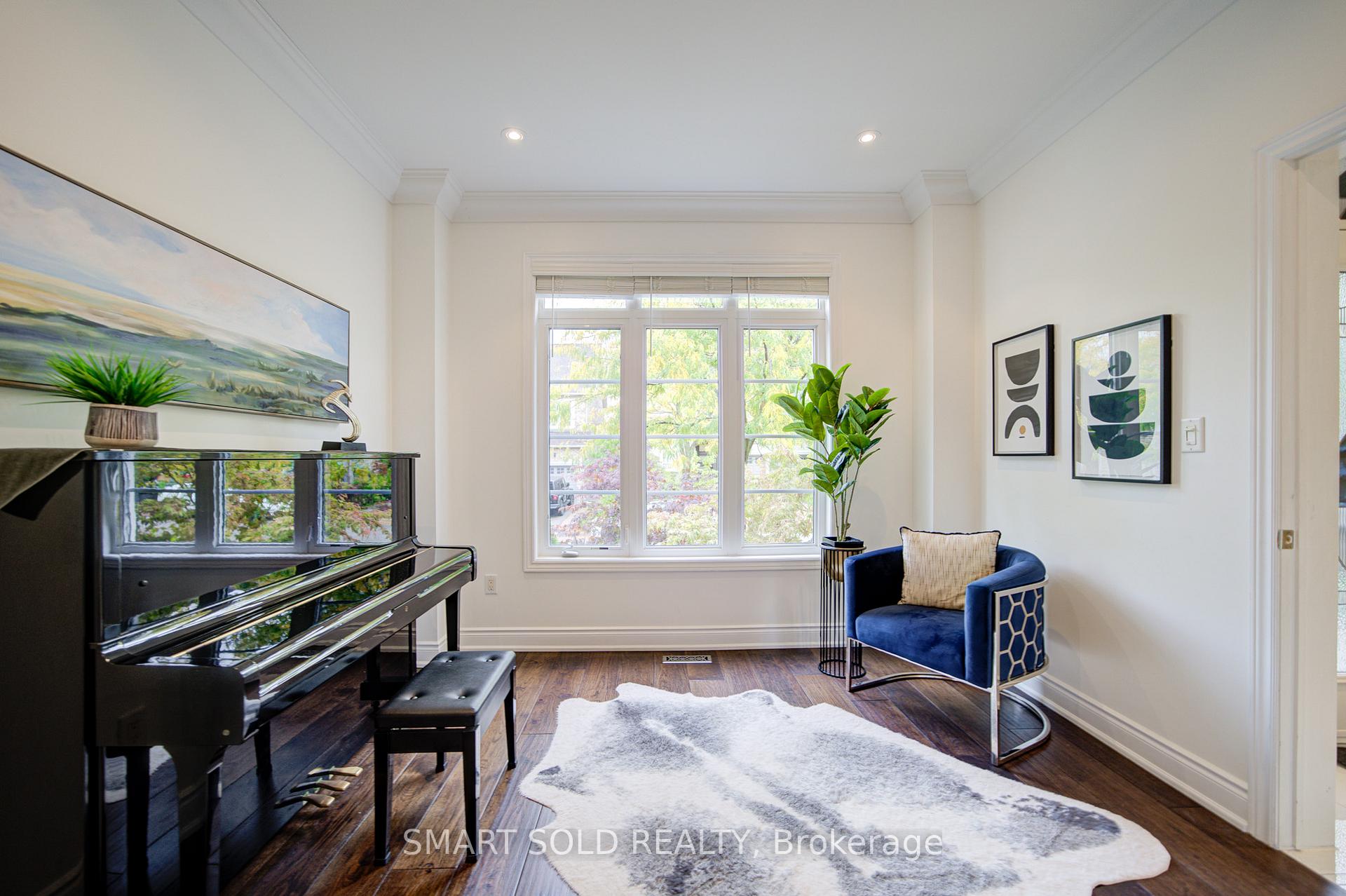 Photo 6 of 78 Foxwood Road, Vaughan, Patterson — HOMEH