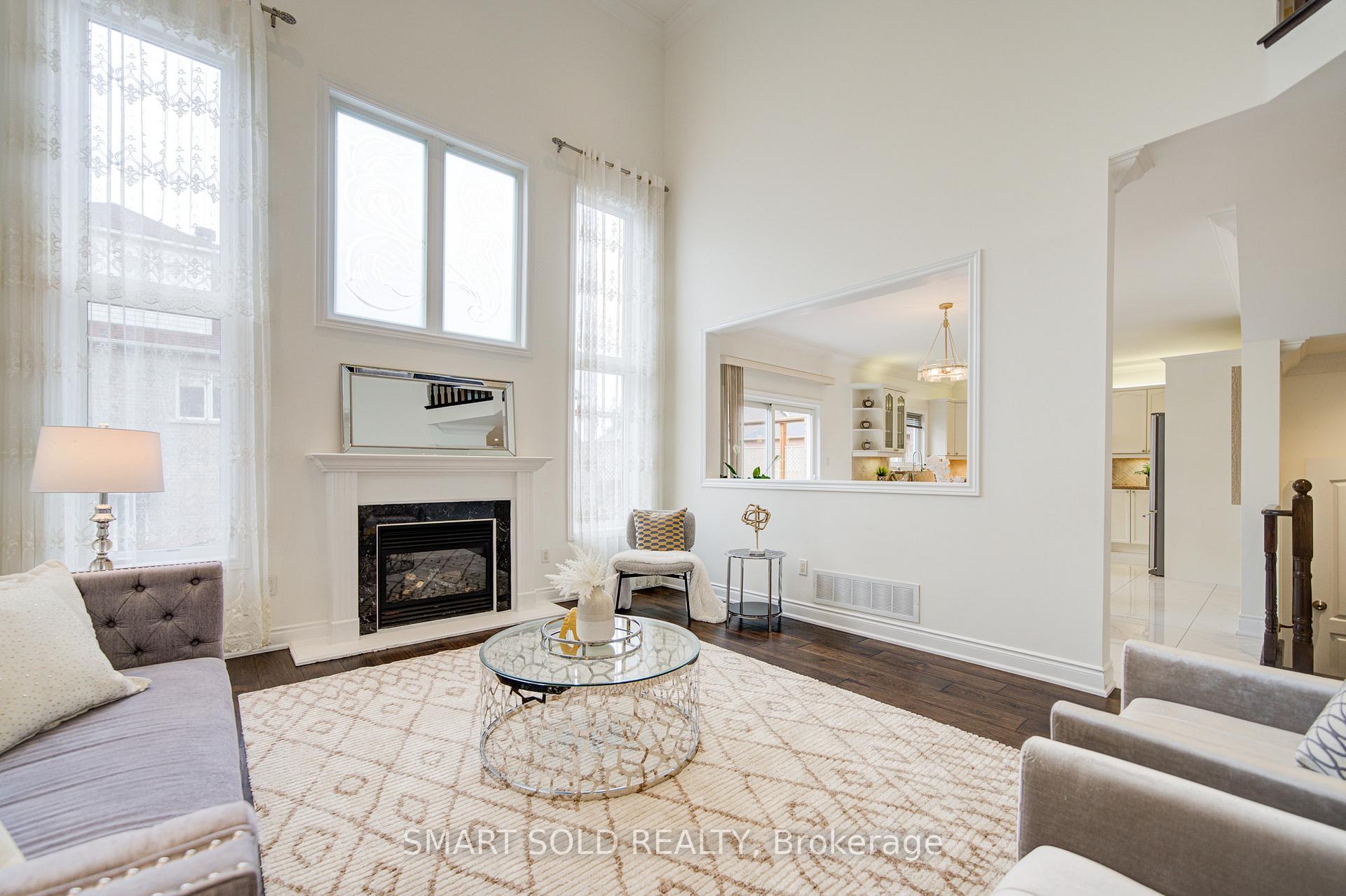 Photo 11 of 78 Foxwood Road, Vaughan, Patterson — HOMEH