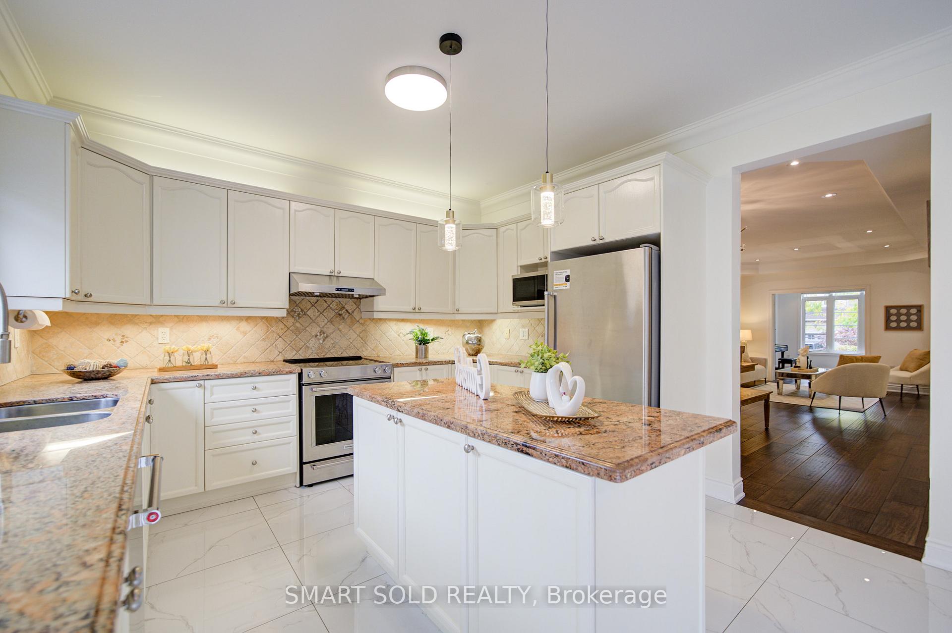 Photo 18 of 78 Foxwood Road, Vaughan, Patterson — HOMEH