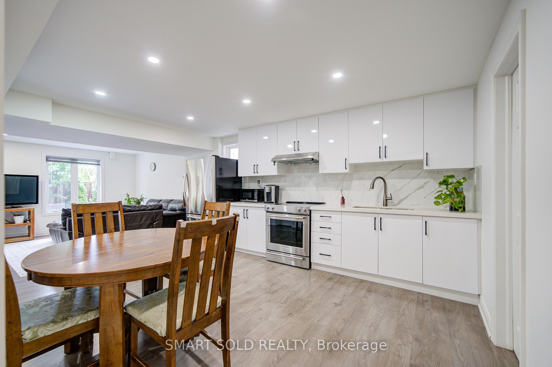 Photo 40 of 78 Foxwood Road, Vaughan, Patterson — HOMEH