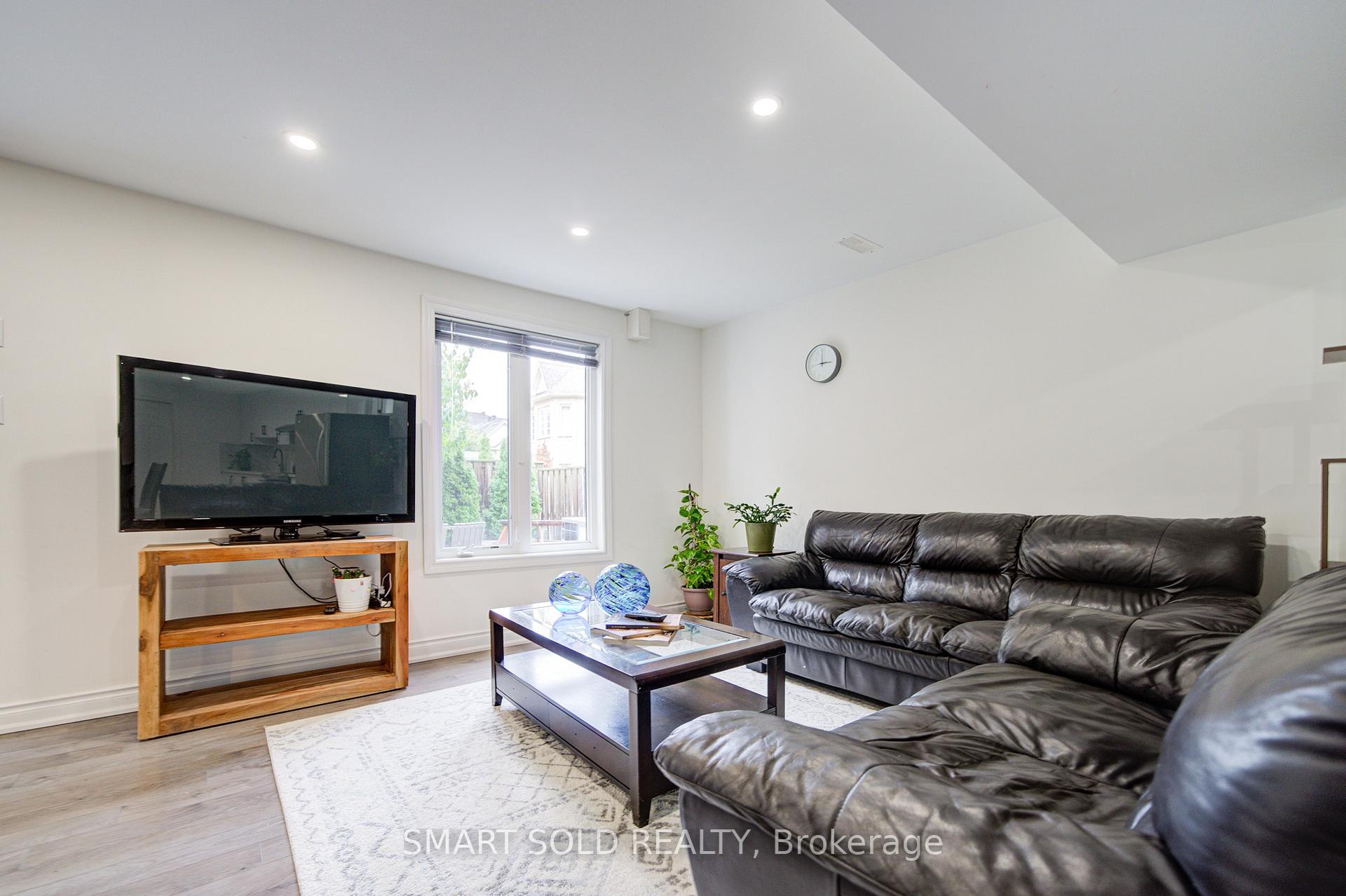 Photo 42 of 78 Foxwood Road, Vaughan, Patterson — HOMEH