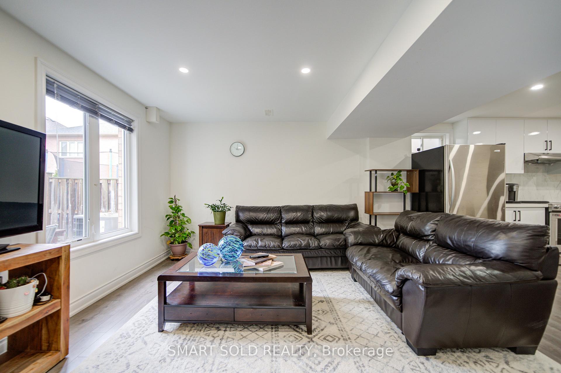 Photo 43 of 78 Foxwood Road, Vaughan, Patterson — HOMEH
