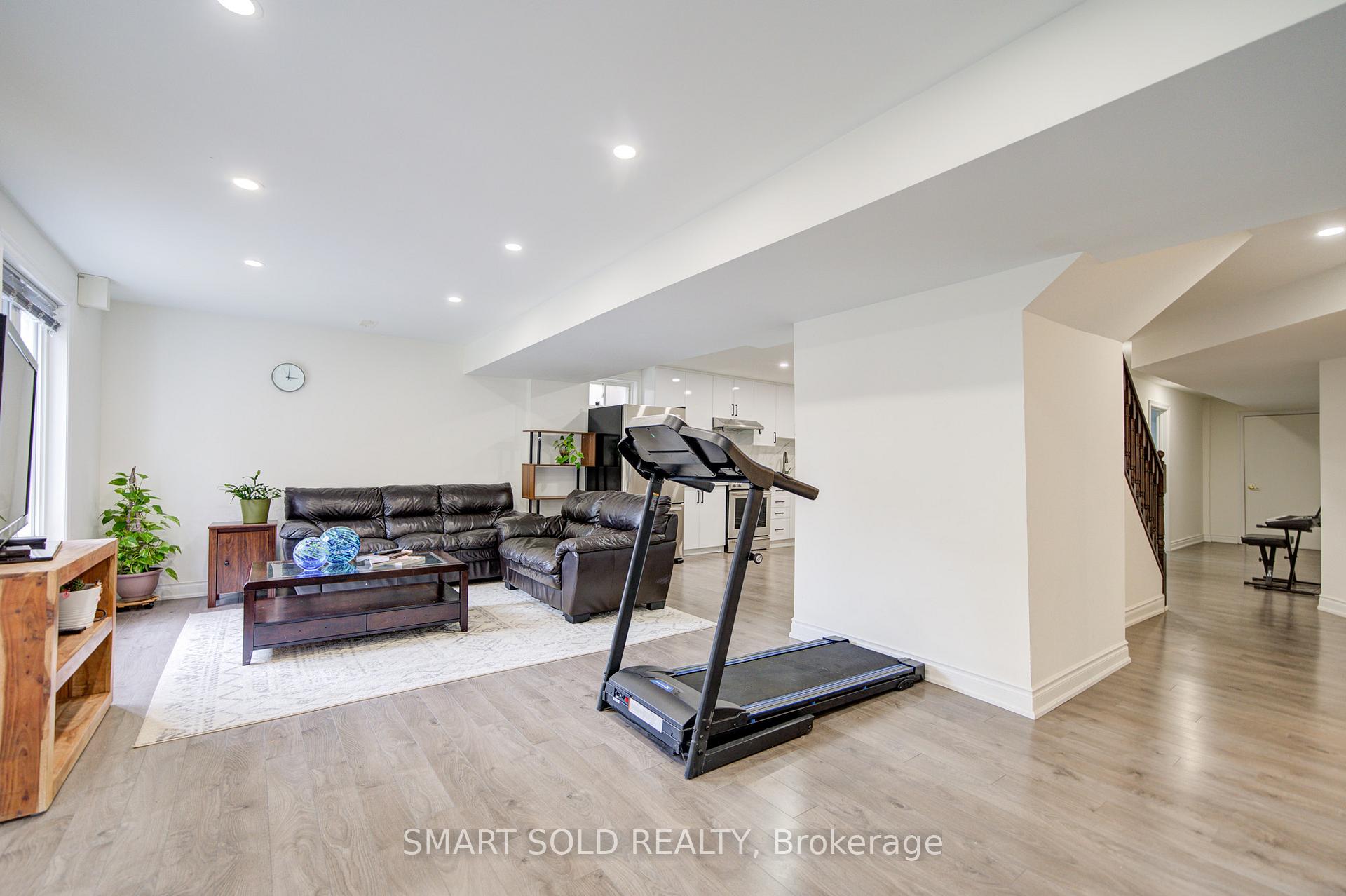 Photo 44 of 78 Foxwood Road, Vaughan, Patterson — HOMEH
