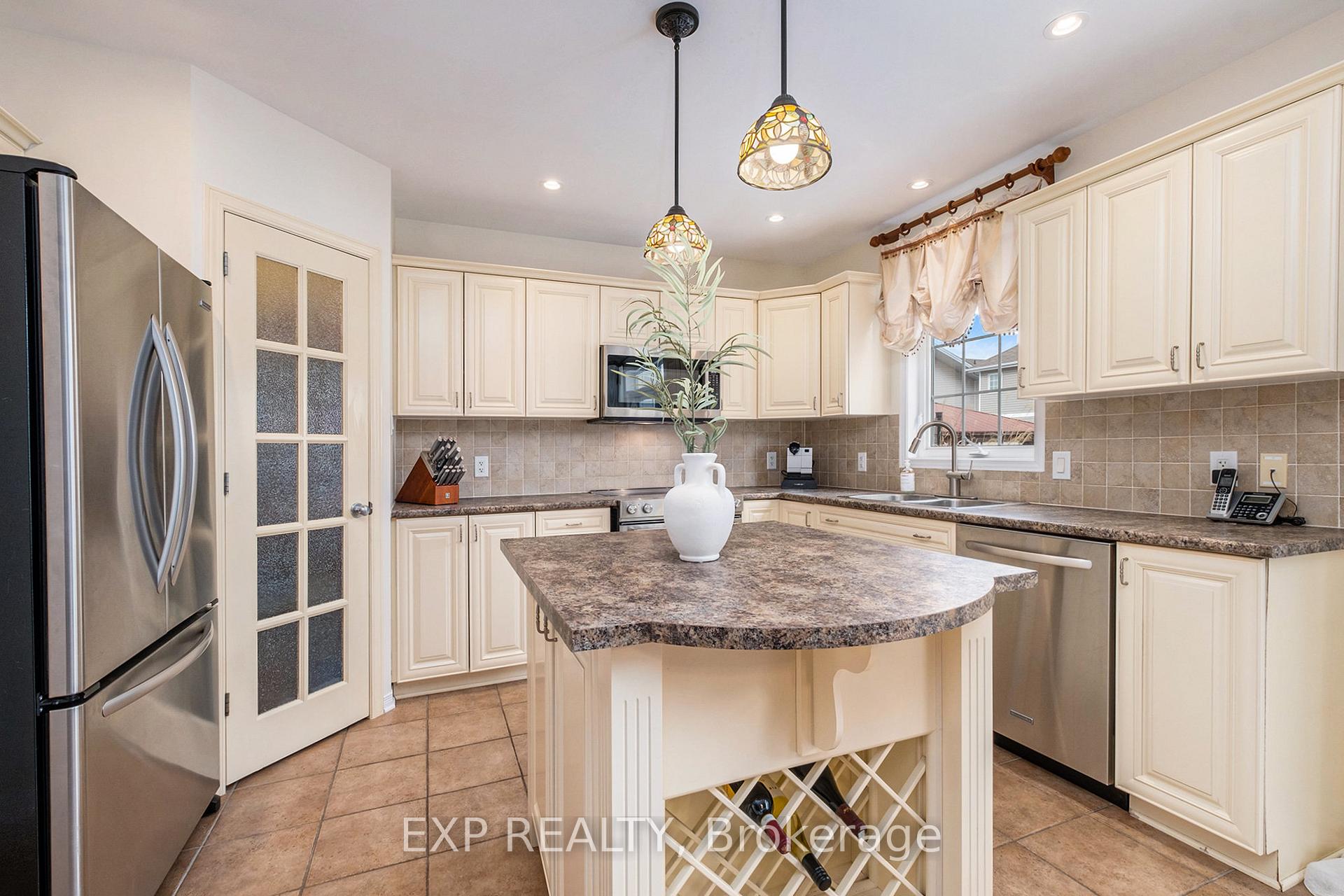 Photo 12 of 313 Wild Iris Avenue, Ottawa, Blossom Park/Kemp Park/Findlay Creek — HOMEH