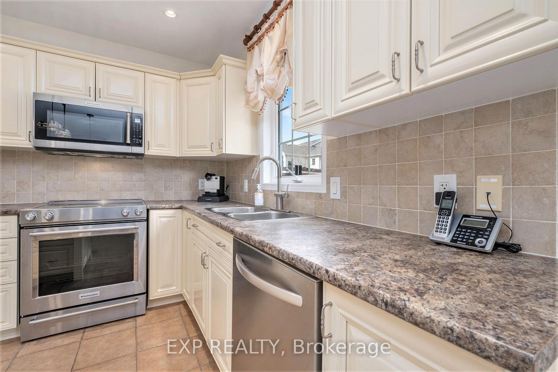 Photo 13 of 313 Wild Iris Avenue, Ottawa, Blossom Park/Kemp Park/Findlay Creek — HOMEH