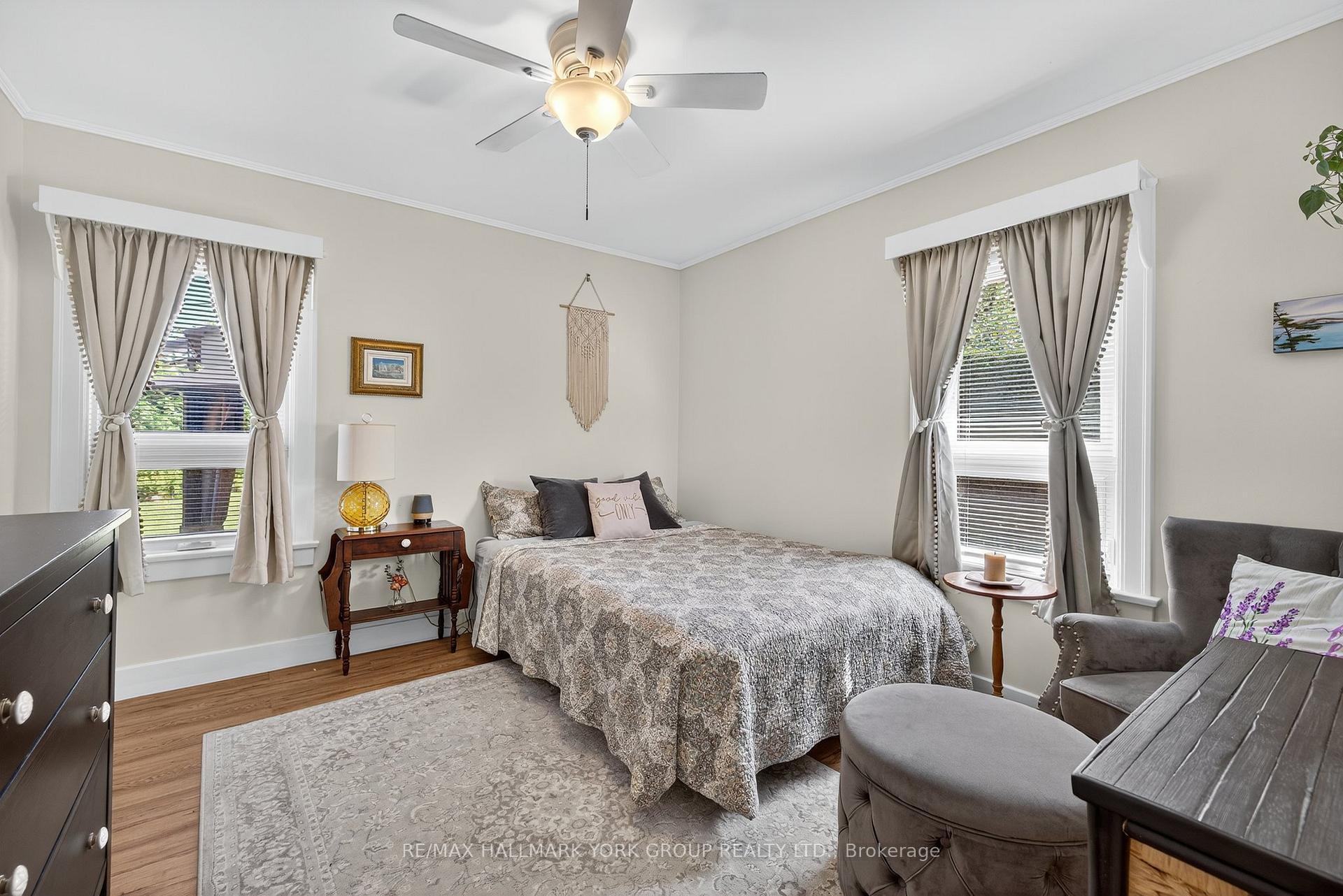 Photo 19 of 40 Kennedy Street E, Aurora, Aurora Village — HOMEH