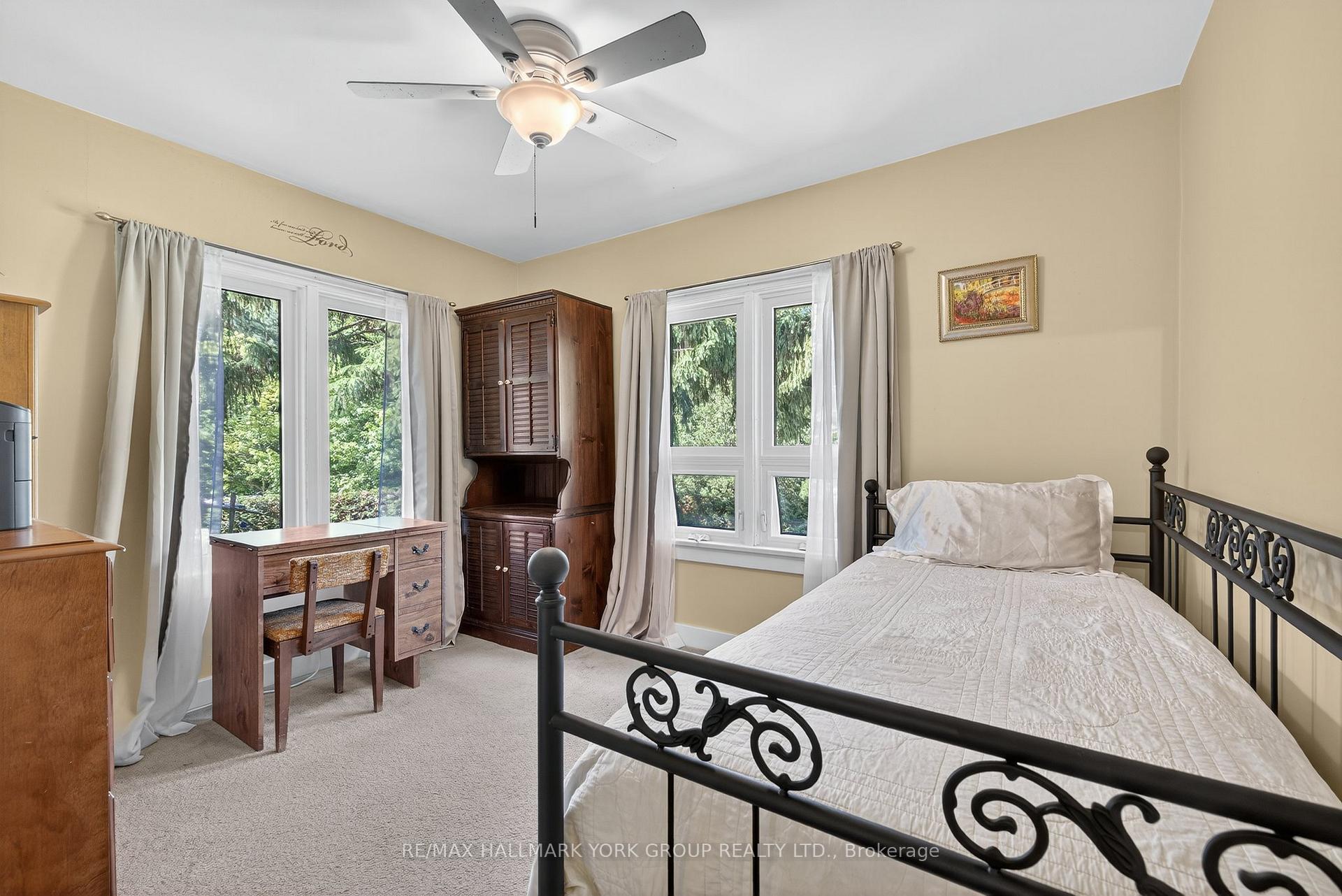 Photo 7 of 40 Kennedy Street E, Aurora, Aurora Village — HOMEH