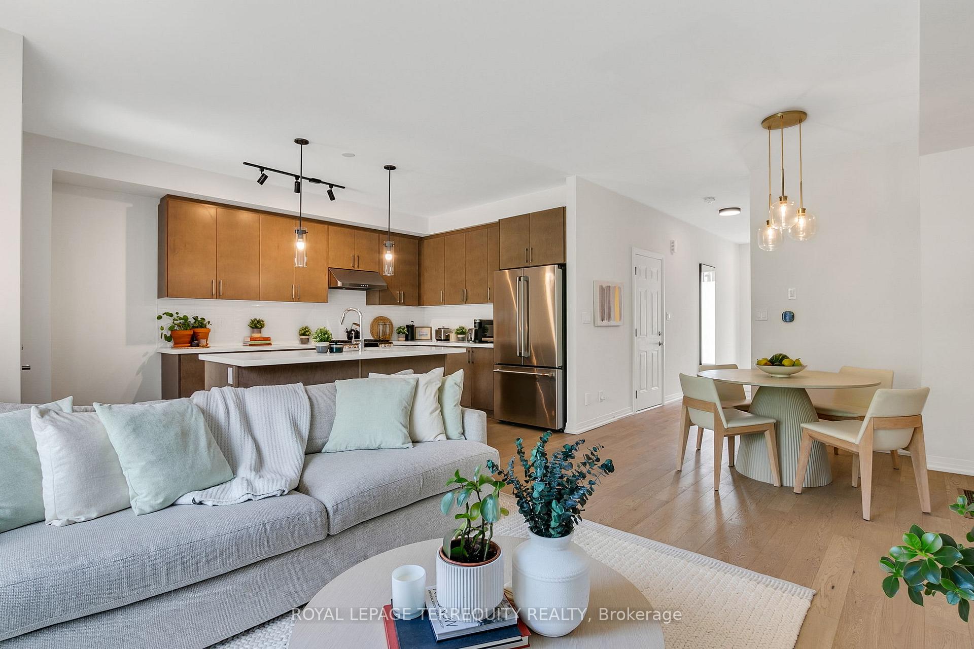 Photo 10 of 26 Klein Way, Whitby, Taunton North — HOMEH
