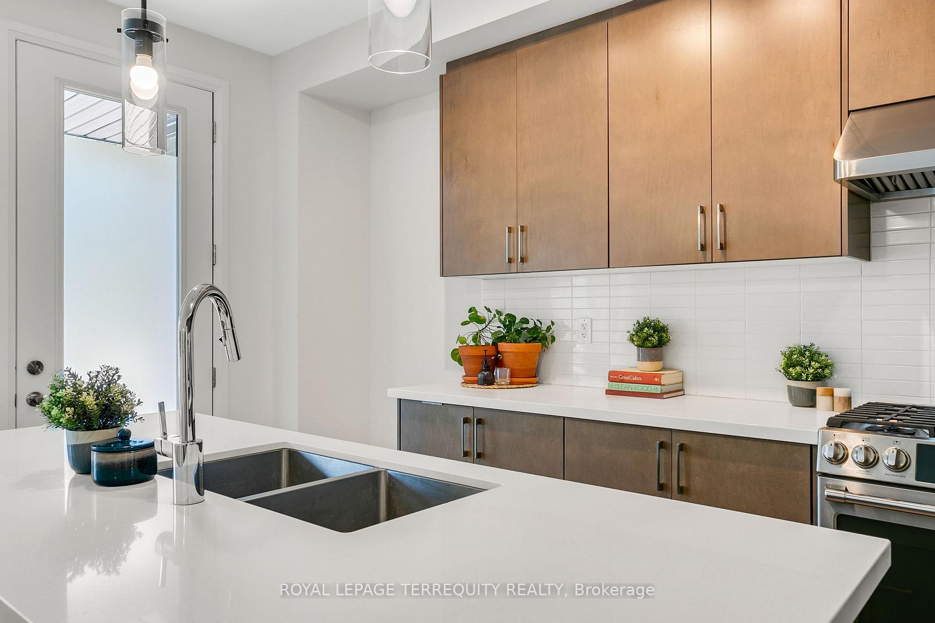 Photo 15 of 26 Klein Way, Whitby, Taunton North — HOMEH