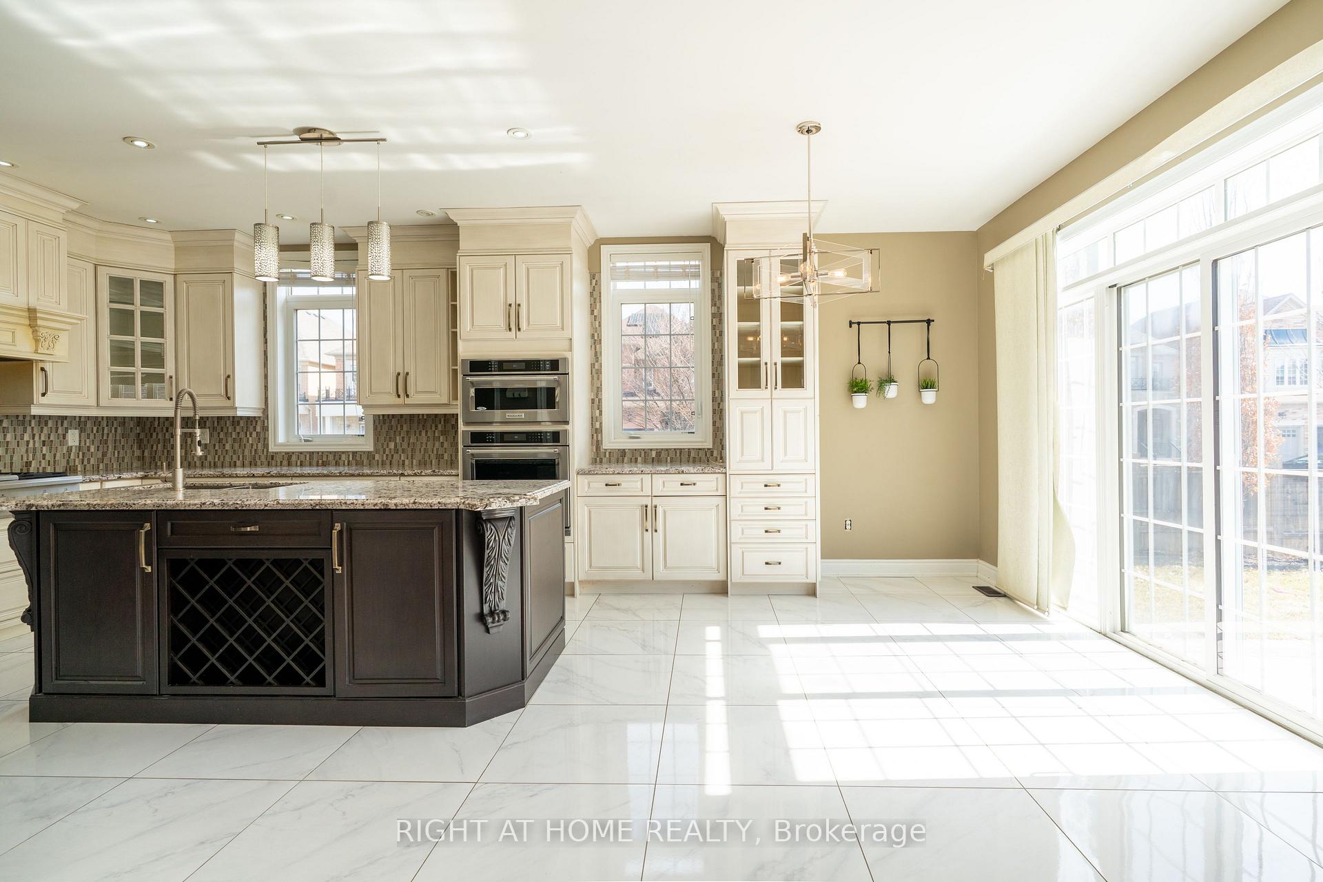 Photo 4 of 183 Antorisa Avenue, Vaughan, Vellore Village — HOMEH