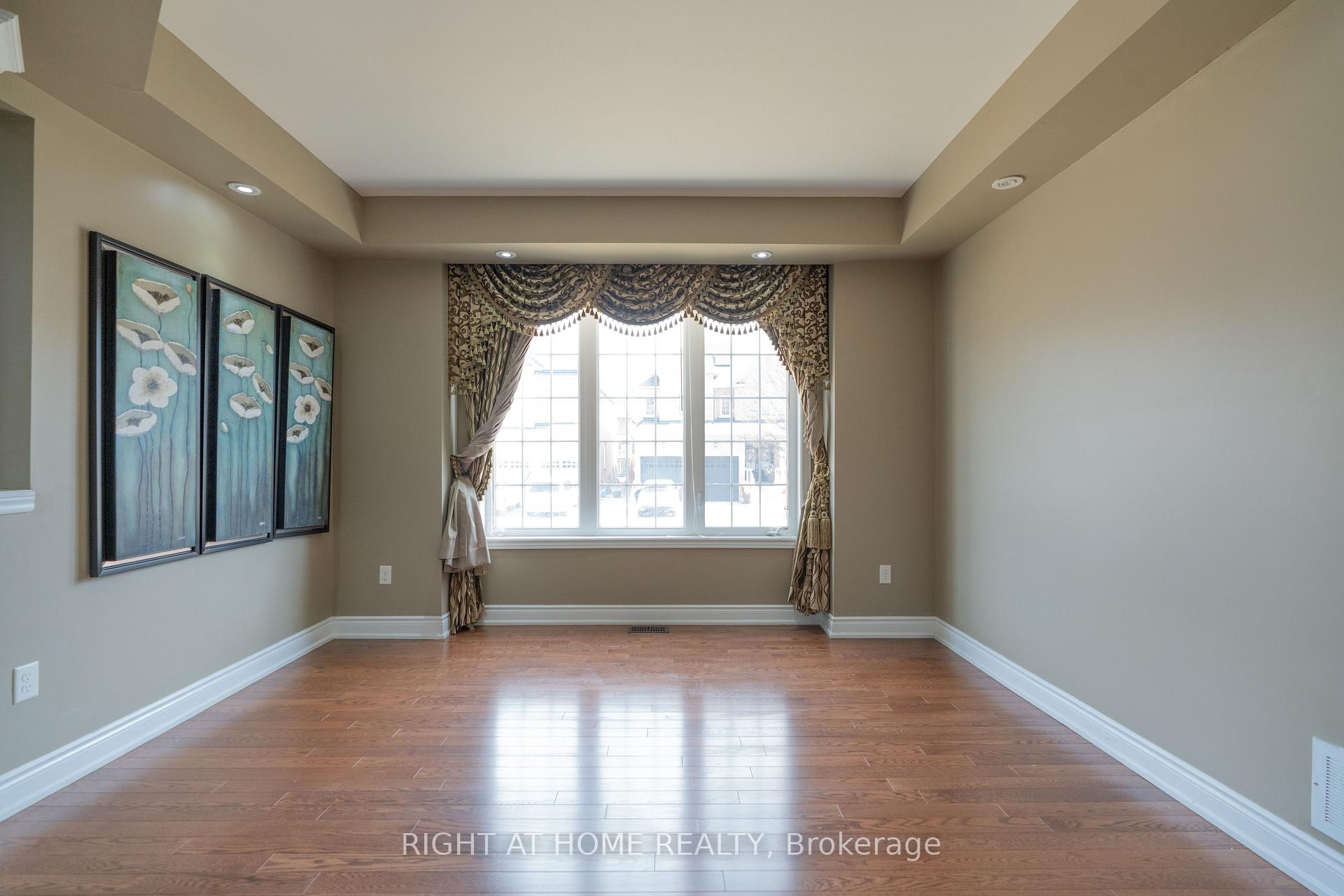 Photo 9 of 183 Antorisa Avenue, Vaughan, Vellore Village — HOMEH