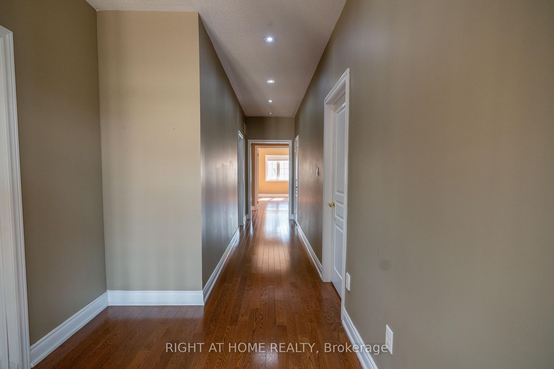 Photo 14 of 183 Antorisa Avenue, Vaughan, Vellore Village — HOMEH