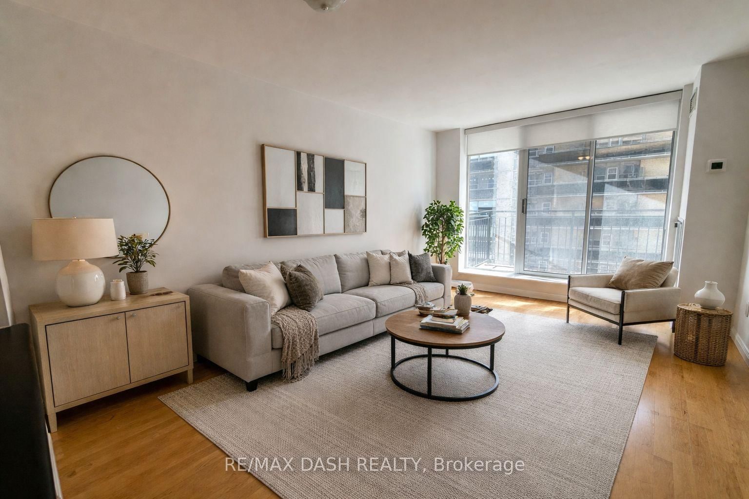 Photo 6 of Unit 702, 188 Redpath Ave, Toronto, Mount Pleasant West — HOMEH