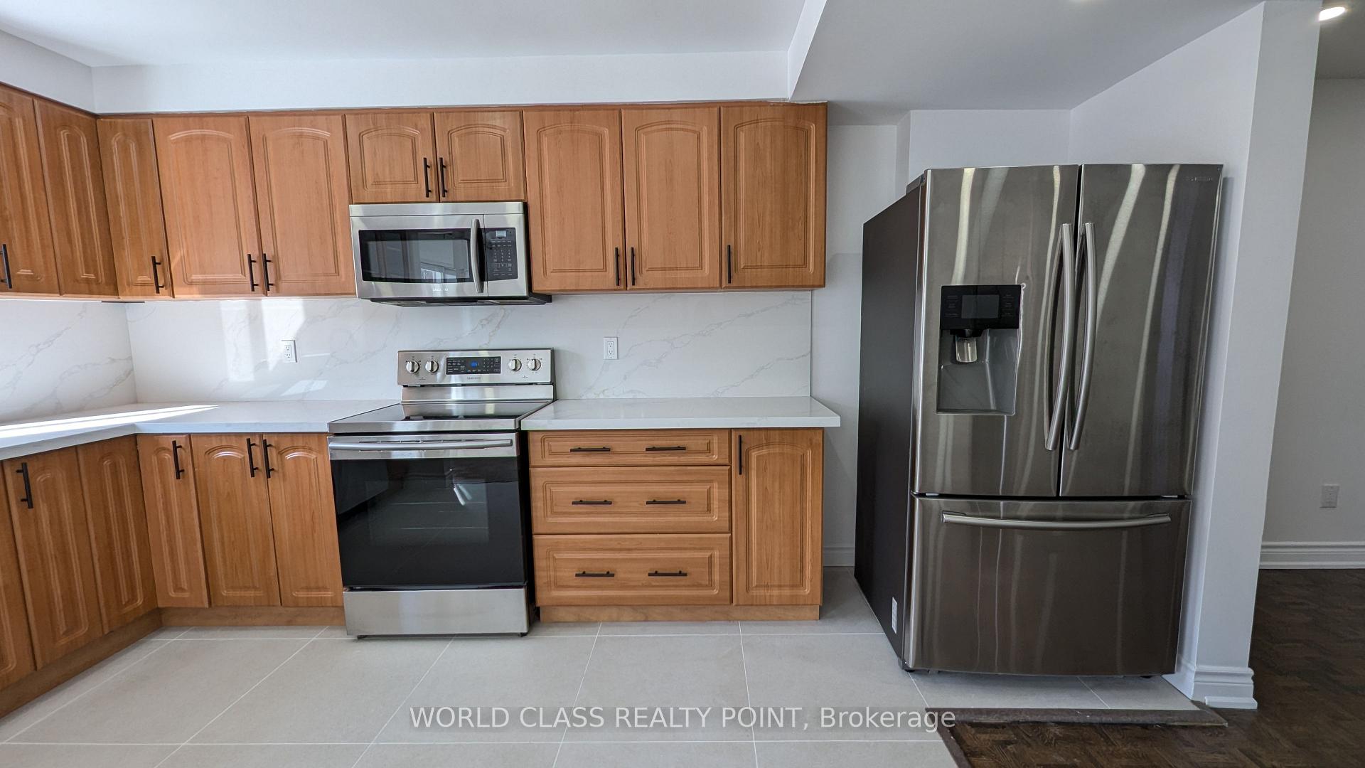 Photo 5 of 34B Casabel Drive, Vaughan, Vellore Village — HOMEH