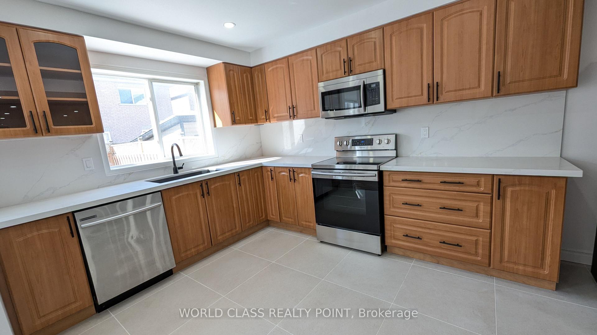 Photo 6 of 34B Casabel Drive, Vaughan, Vellore Village — HOMEH