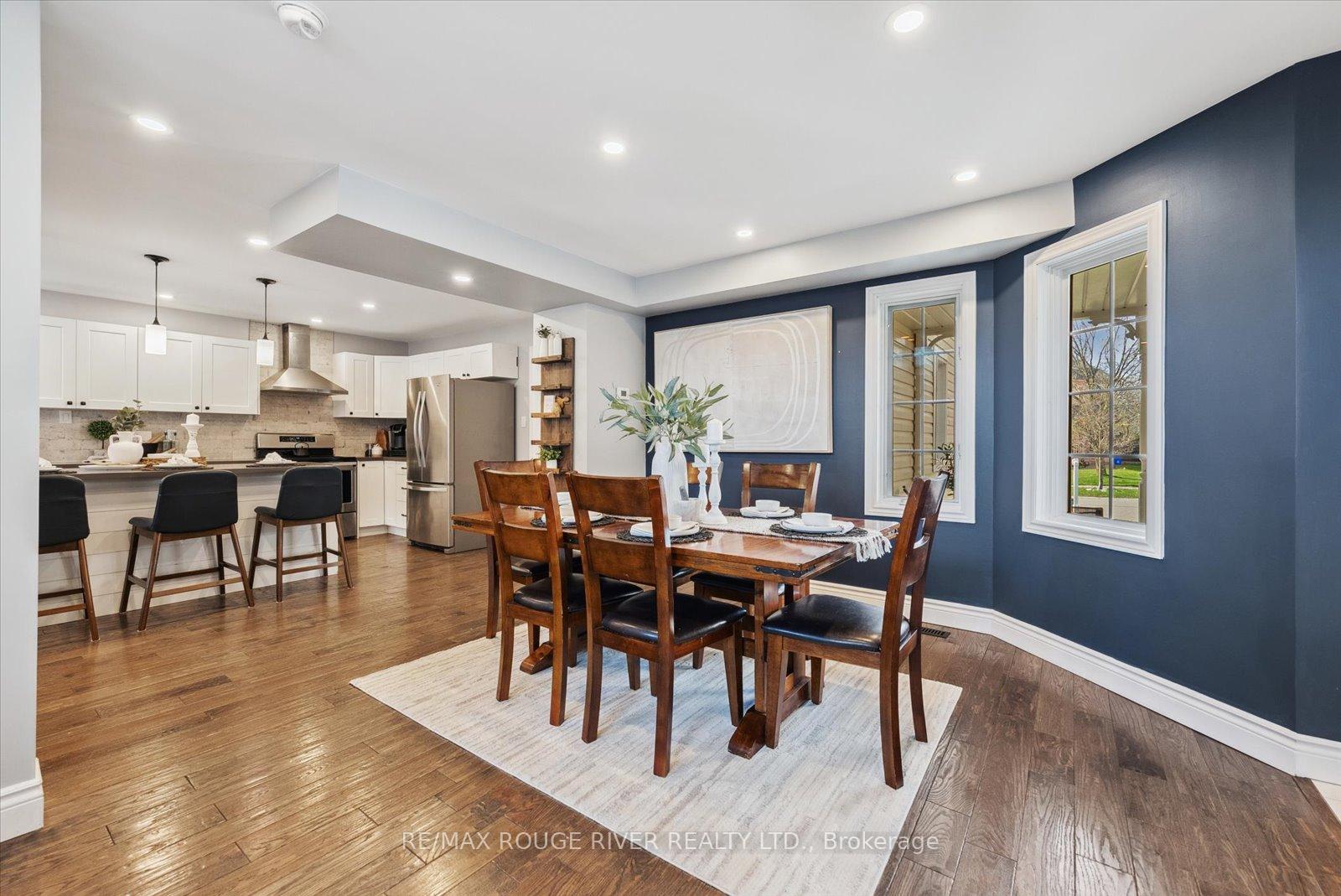 Photo 5 of 27 Zachary Place, Whitby, Brooklin — HOMEH