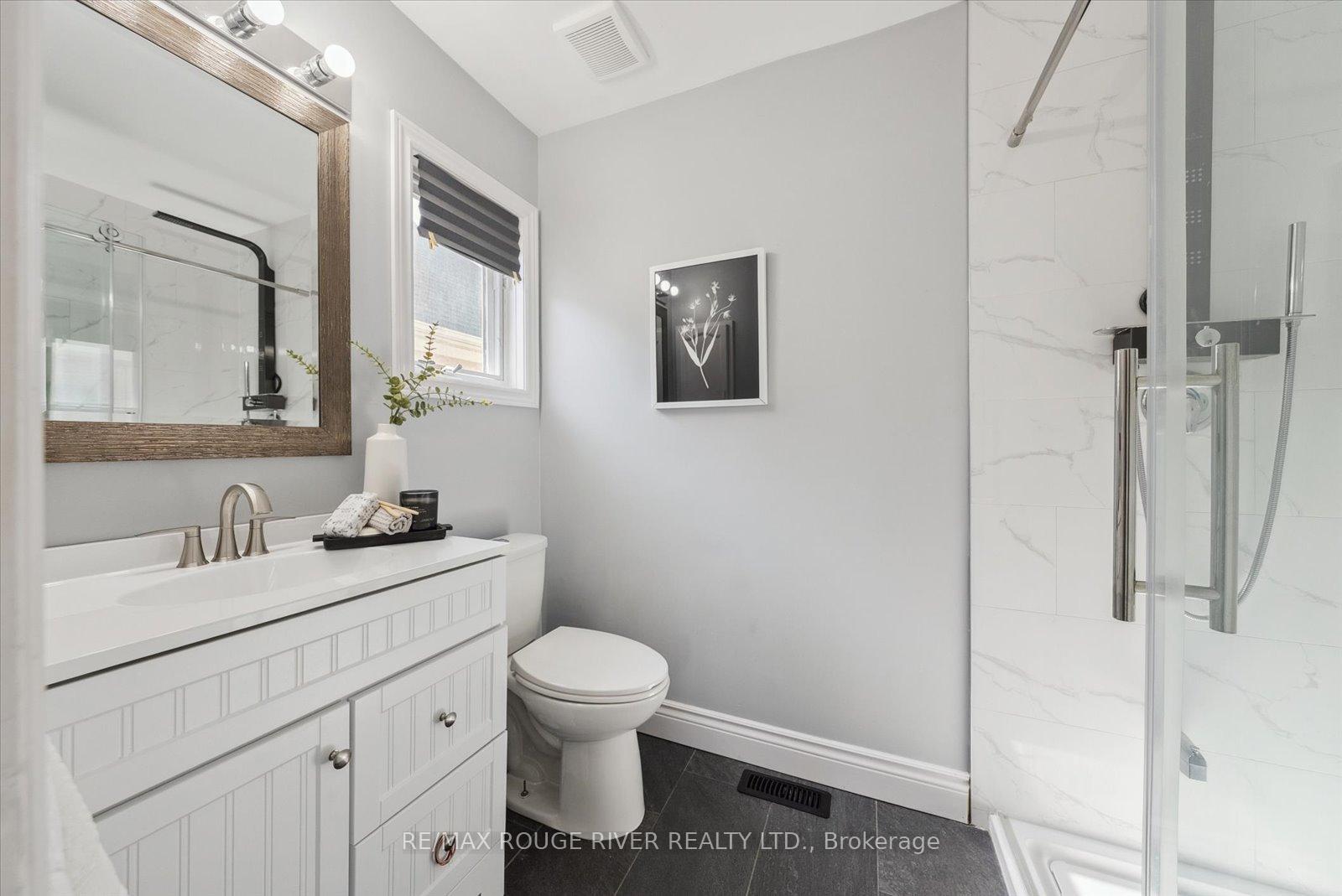 Photo 15 of 27 Zachary Place, Whitby, Brooklin — HOMEH