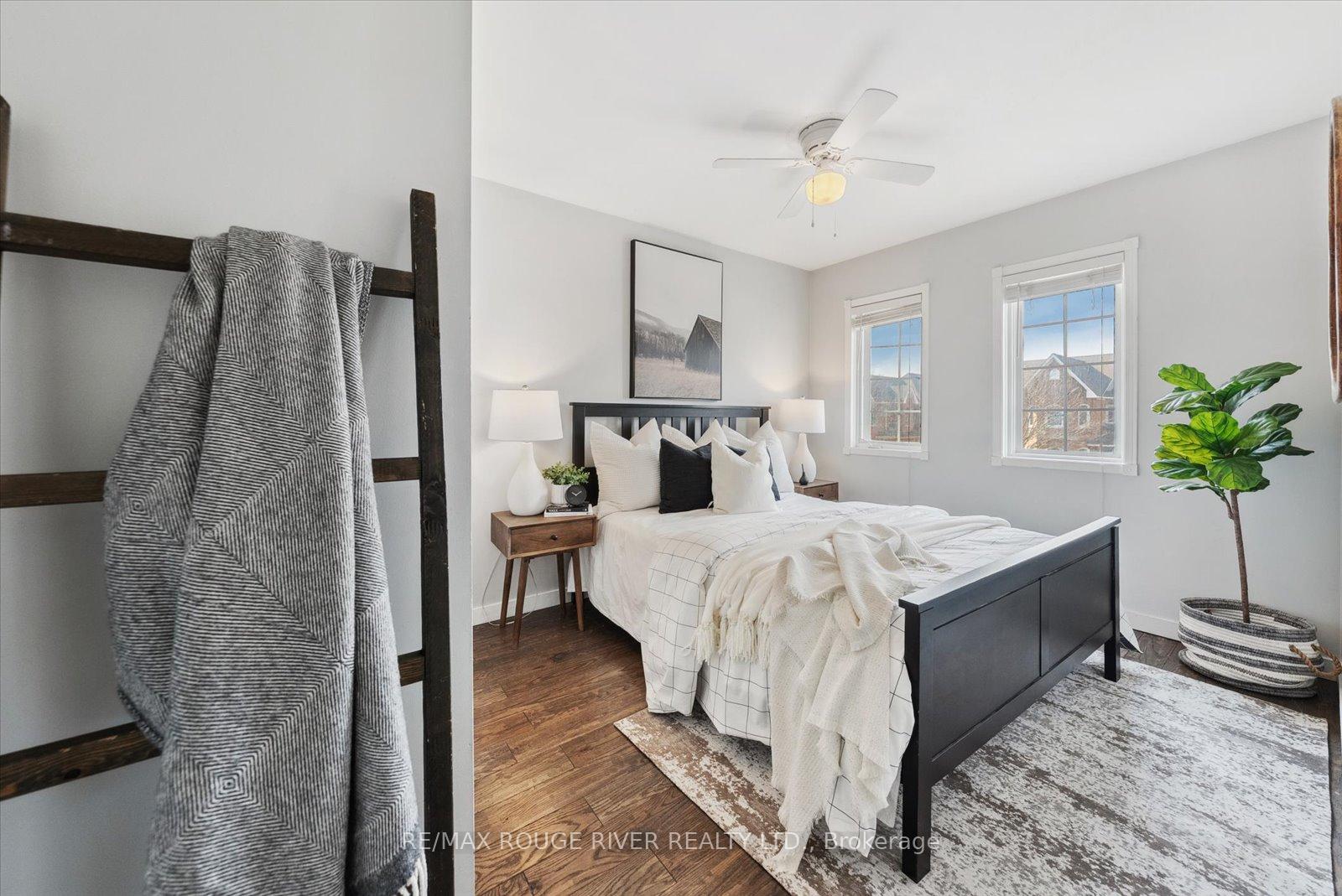 Photo 18 of 27 Zachary Place, Whitby, Brooklin — HOMEH