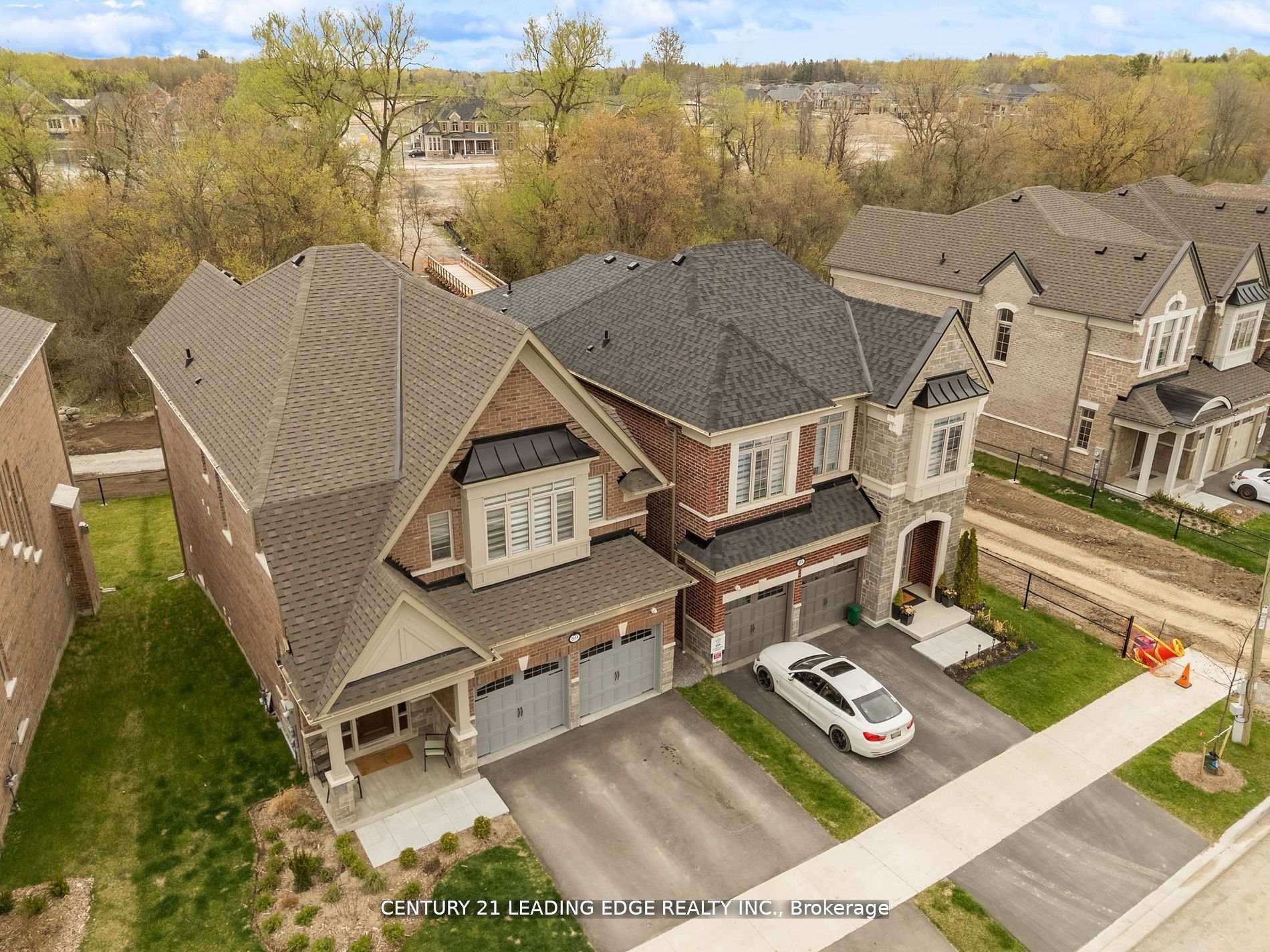 Photo 4 of 89 Deer Ridge Crescent, Whitby, Rural Whitby — HOMEH