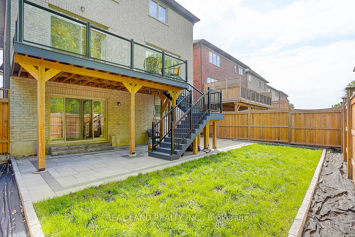 Photo 4 of 111 Auckland Drive, Whitby, Rural Whitby — HOMEH