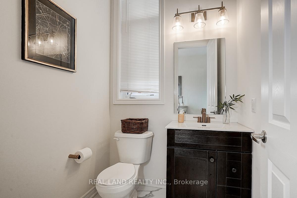 Photo 9 of 111 Auckland Drive, Whitby, Rural Whitby — HOMEH