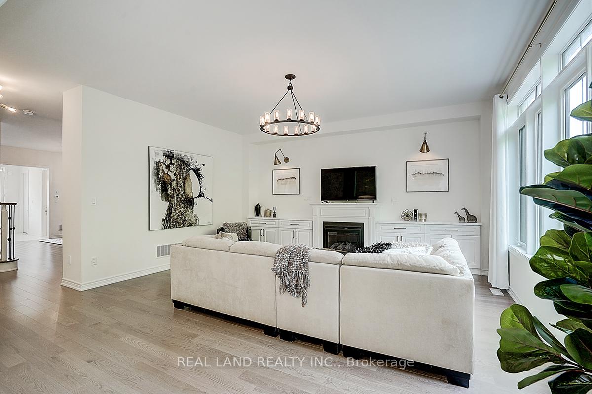 Photo 15 of 111 Auckland Drive, Whitby, Rural Whitby — HOMEH
