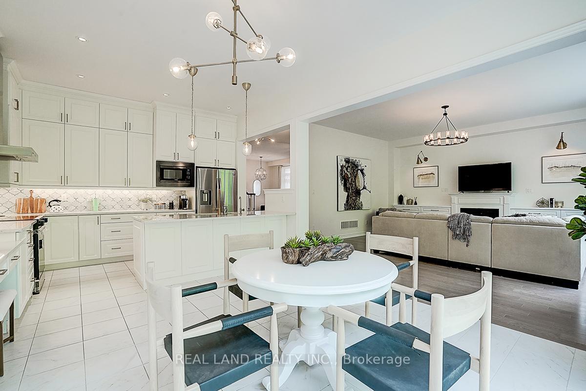 Photo 21 of 111 Auckland Drive, Whitby, Rural Whitby — HOMEH