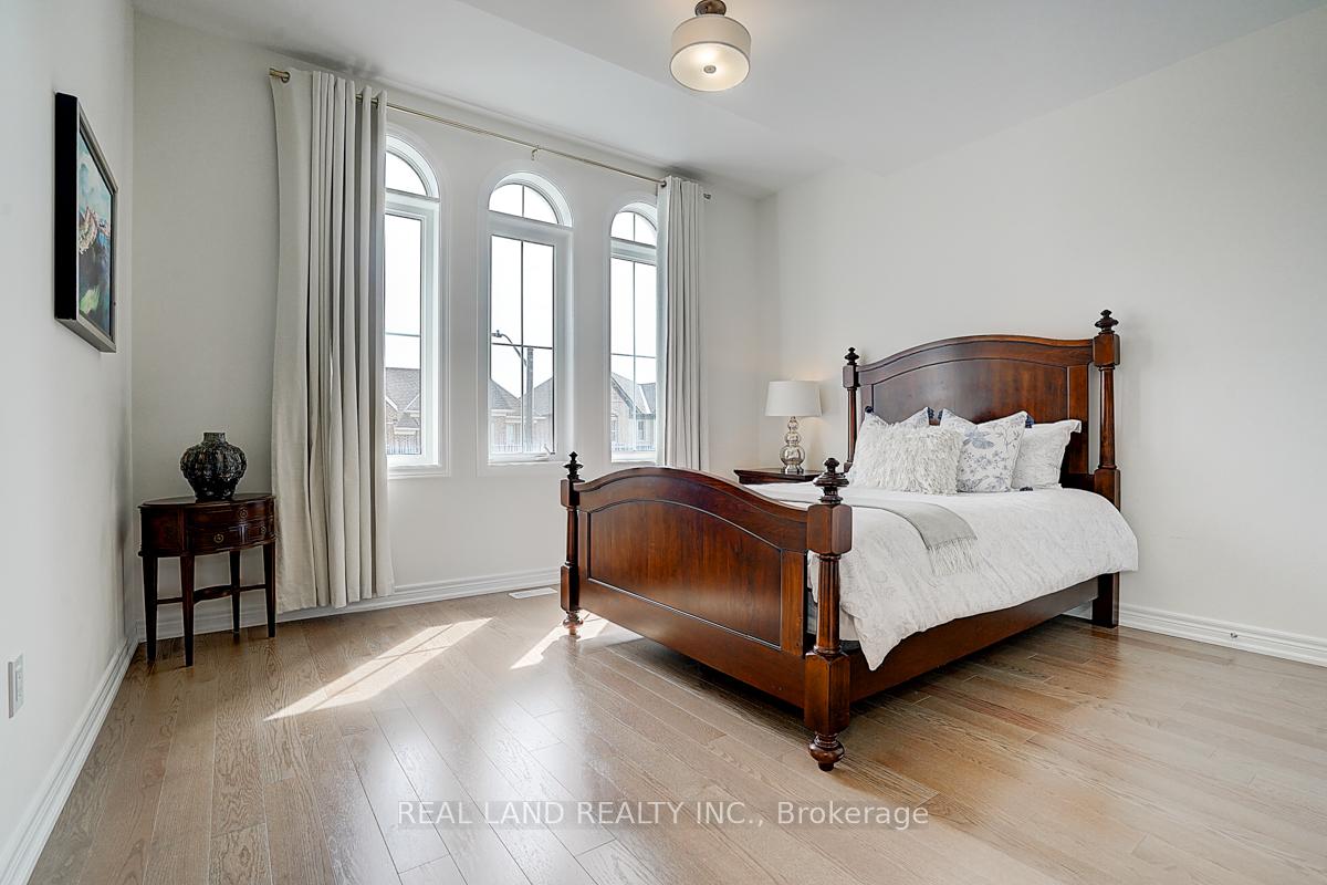 Photo 41 of 111 Auckland Drive, Whitby, Rural Whitby — HOMEH