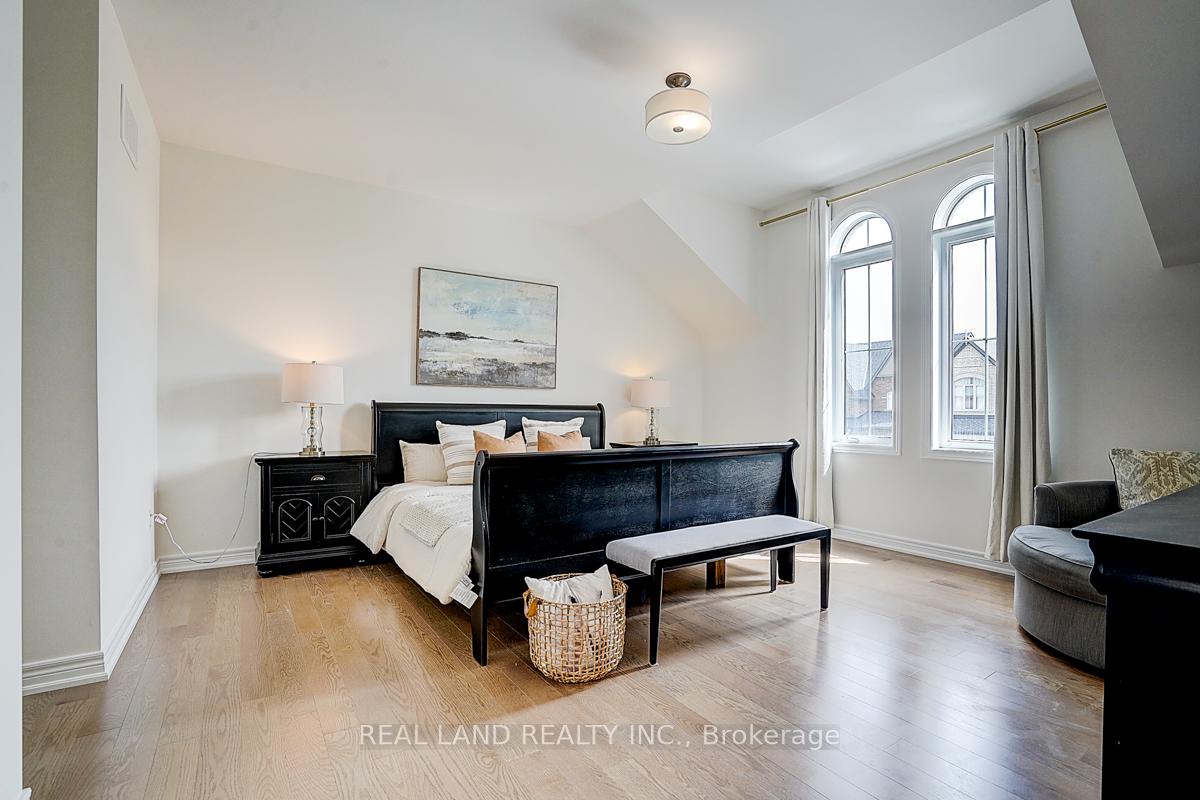 Photo 42 of 111 Auckland Drive, Whitby, Rural Whitby — HOMEH