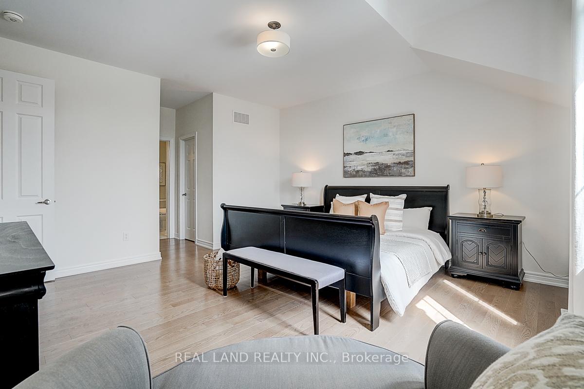 Photo 43 of 111 Auckland Drive, Whitby, Rural Whitby — HOMEH
