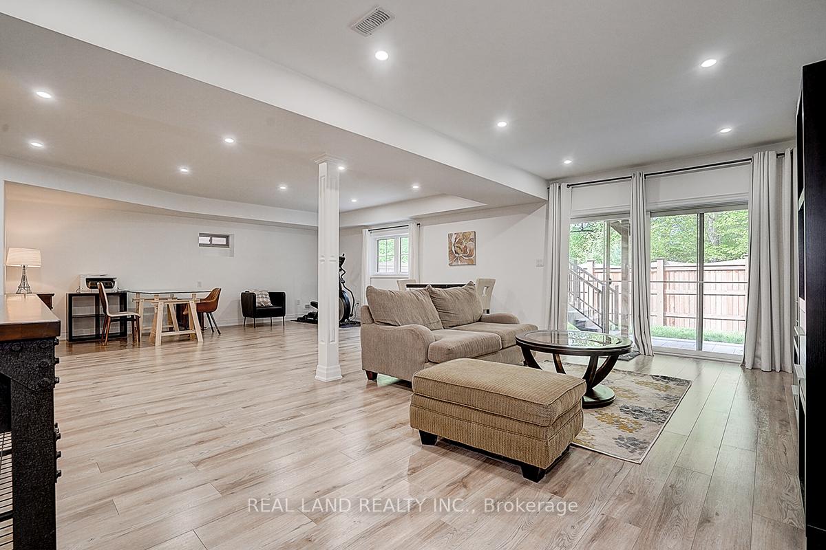 Photo 47 of 111 Auckland Drive, Whitby, Rural Whitby — HOMEH